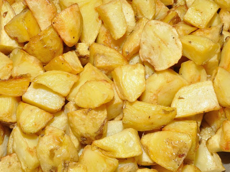 Жареная картошка крупными кусками